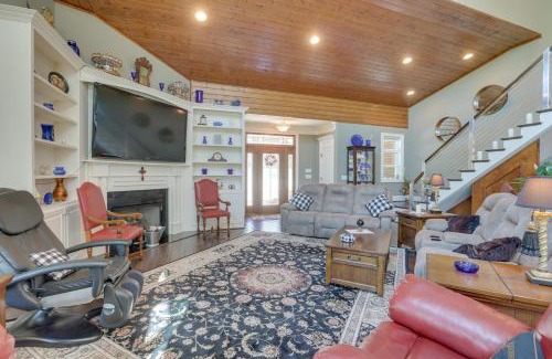 Alabaster House | Fish, Swim and More Lakefront Alabaster Home