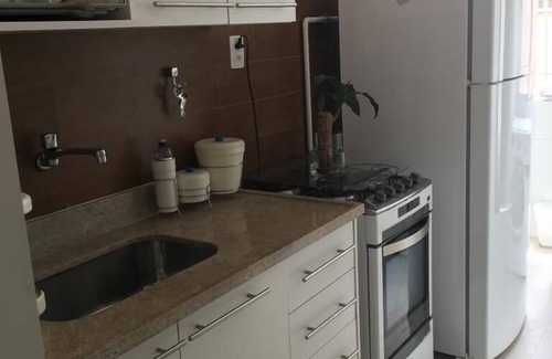 Icarai Apartment | Fit 2 bedrooms 1 block from the beach in the heart of Icarai