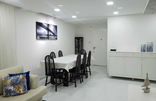 Pompeia Apartment | FIT ON THE BEACH BLOCK, WITH A VIEW TO THE SEA AND 1 SPACE! INCREDIBLE!