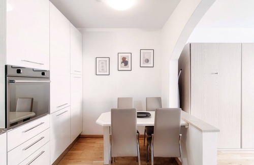 Paradiso Apartment | Fitness friendly studio apartment in Paradiso (Little Paradise)