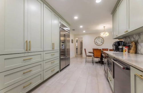 Westlake House | Five bedroom & three bathroom .69 acres with hot tube seats 8. 12 miles from DFW