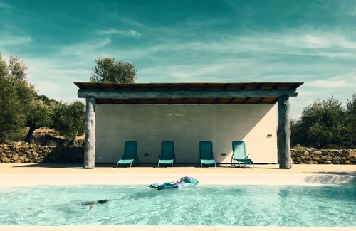 Almoharin Villa | Five star villa with fabulous swimming pool