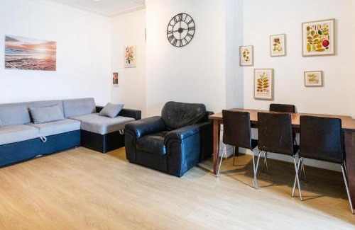 Tokyngton House | Flams 4