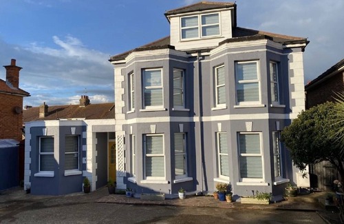 Eastbourne Apartment | Flat 2 Penhale Holiday Flats.