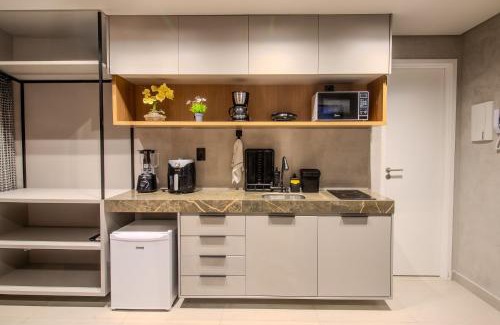 Jardim Oceania Apartment | Flat a 50m da praia, com cozinha, estacionamento, recepção 24h, academia, lavanderia, Wi-Fi, Rooftop com piscina, churrasqueira e vista incrível