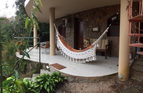 Sambaqui House | Flat between the green and the sea in Sambaqui