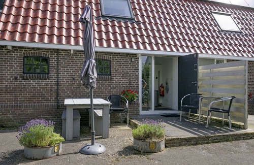 Workum Apartment | Flat (max 4 pers) in former farmhouse within walking distance of Workum centre