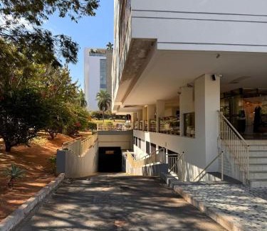 Sudoeste e Octogonal House | Flat Sudoeste Ed. Leonardo Center by CentoEdez