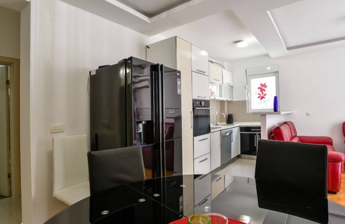 Babilonija Apartment | Flat w Balcony 5 min to Beach Near Budva Old Town