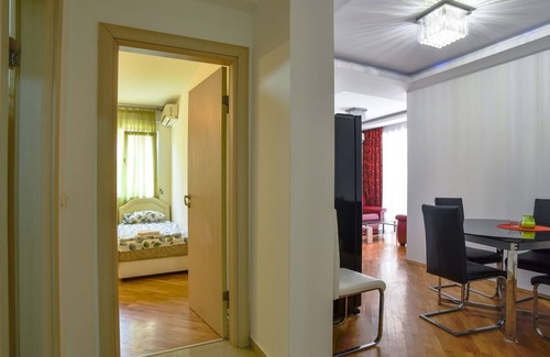 Babilonija Apartment | Flat w Balcony 5 min to Beach Near Budva Old Town