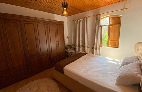 Bozcaada Apartment | Flat w Balcony 5 min to Ayazma Beach in Bozcaada