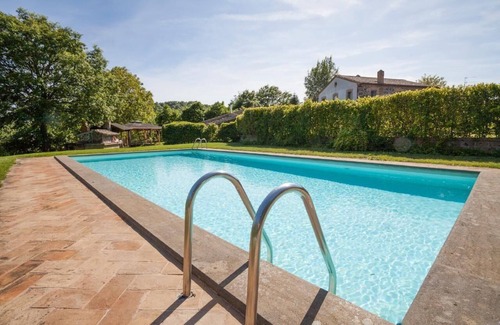 Castel Giorgio Apartment | Flat Walnut