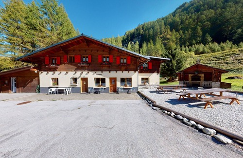 Anniviers Ski Chalet | Flat with 9 beds in the ski resort of Zinal Grimentz in Valais (Switzerland)