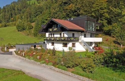 Distelberg House | Flat with covered terrace