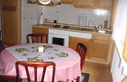 Goessweinstein Apartment | Flat with garden, barbecue and terrace