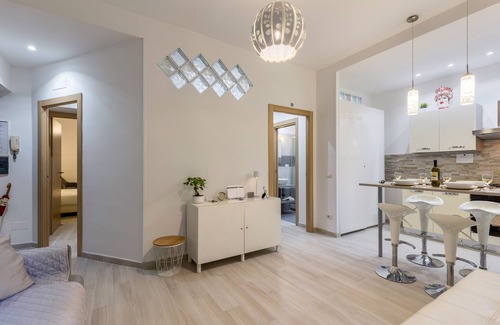 San Giovanni Apartment | *FLAT WITH PRIVATE PATIO* Inn White Rome