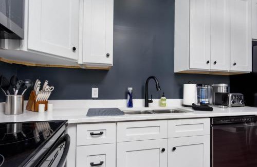 Harrisburg - Hershey Apartment | Flats on Front - Riverfront Gem Fast Wi-Fi 2F