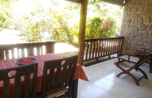 La Digue House | FLER KOKO bungalow in Coconut du Rocher 5 minutes from beaches
