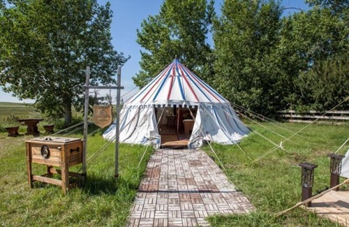Drumheller Apartment | Fleur-de-lis - tent at Good Knights Medieval