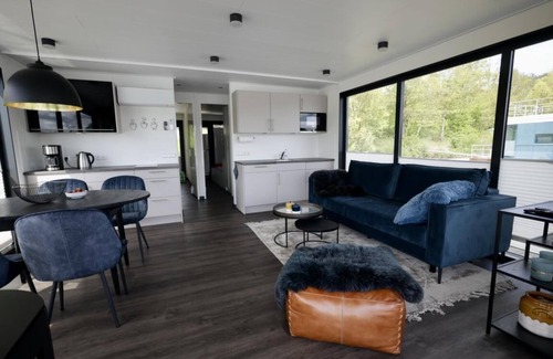 Hoexter Boat Rental | Floatinghouses Weserbergland - Ferien auf dem Wasser