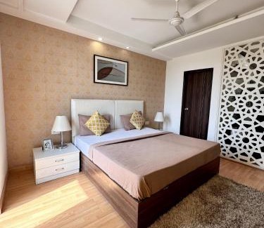 DLF City Hotel | Flock Hotel I Golf Course Road Near Dlf Phase 1 Metro station I Gurugram