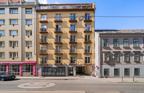 Schottenfeld Apartment | Flora Collection 6 in Vienna