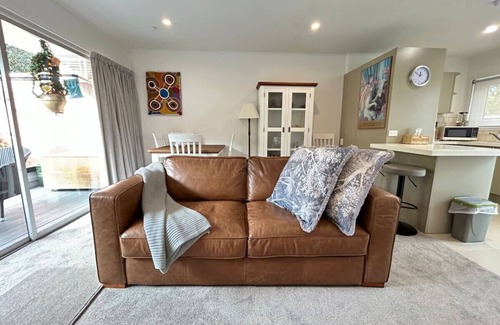 Epsom House | Flora and Fauna Unit with garden and deck