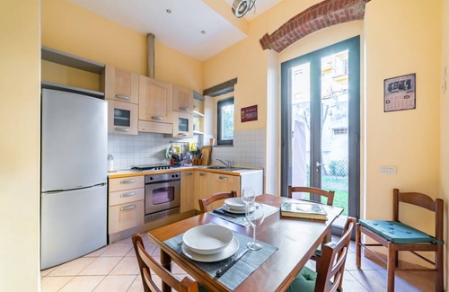 Oltrarno Apartment | Florence Quiet Apartment with Private Garden