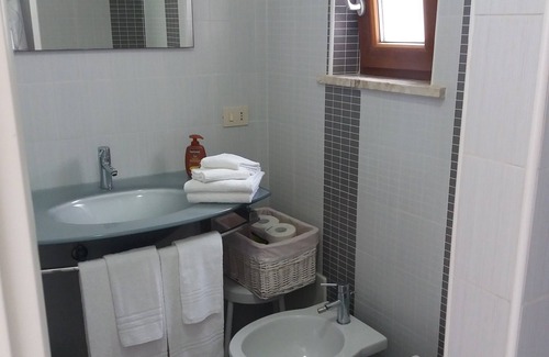 Le Forna House | FLORENTINE HOUSE WITH BEAUTIFUL SEA VIEW