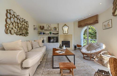 Mar Azul Villa | Flores by Aguilarent