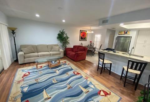 Palm Harbor Apartment | Florida Condos on Lake Tarpon