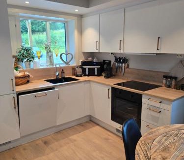 Brønnøy Apartment | Flott moderne leilighet meget sentralt i vakre Sørbyen i Brønnøysund for inntil 5 pers