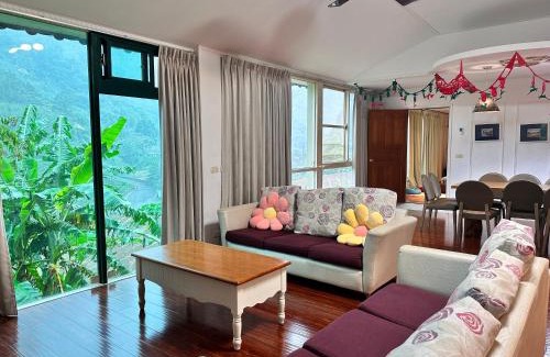 Jianshi Villa | Flower Field Terrace B&B