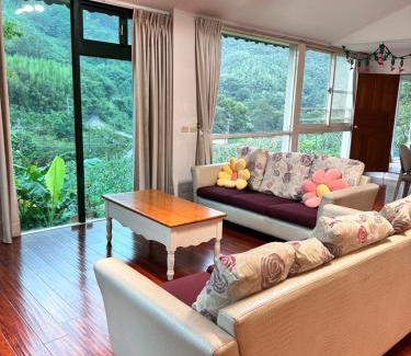 Jianshi Villa | Flower Field Terrace B&B