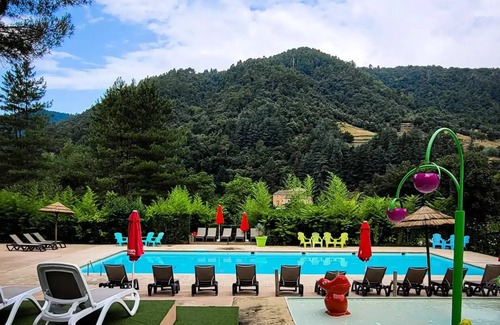 Les Ollieres-sur-Eyrieux House | Flower Camping Mas de Champel * - Mobile-Home Standard 32m2 - 3 bedrooms - Covered terrace - TV - Air conditioning 6 people