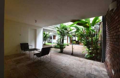 Kollupitiya Villa | Flower Road Villa with Sri Lanka Contemporary Art & Architecture Experiences