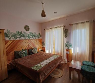 Jagatsukh House | Flugafen B&B- A Peaceful home in Apple Orchards