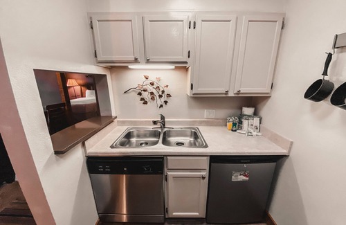Keystone Apartment | Flying Dutchman 1174