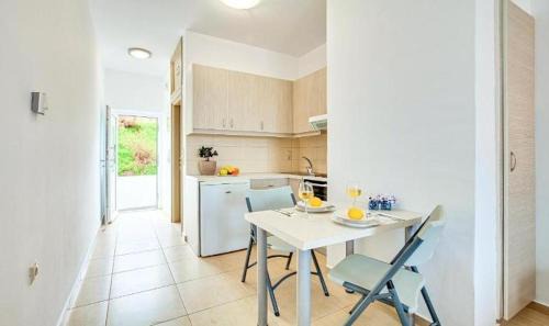 Fodele Apartment | Fodele Beachfront Apts, Βy IdealStay Experience