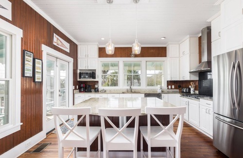 Folly Beach House | Folly Breeze ~ Incredible Ocean Views ~ Screened in Porch with Dining Table