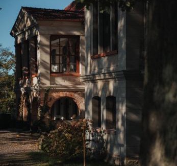 Glowczyce Bed & Breakfast | Folwark Wielka Wieś - Pałac pod Dębem