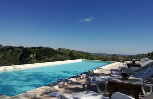 Montefino House | Fonte Pecorale "la Stalla" " Pool 4x12 CIR 067027CV0001 CIN IT 067027C22EIT2PXX