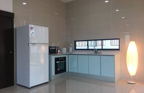 Bandar Penawar House | For Sale/Rent/Lodging: Sebana Cove bungalow