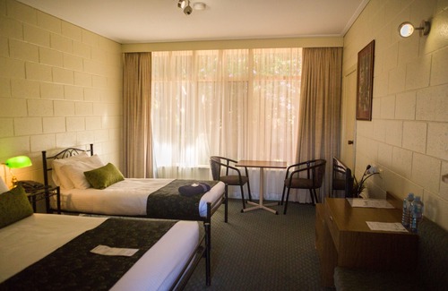 Whyalla Hotel | Foreshore Motor Inn