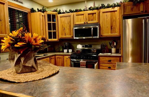 Confluence Apartment | Forest Creek Lodge · Stunning Secluded Stream Front Lodge w/Hot Tub