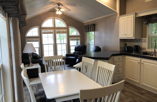 Muskoka Lakes Resort | Forest Rock Resort - In the heart of Muskoka