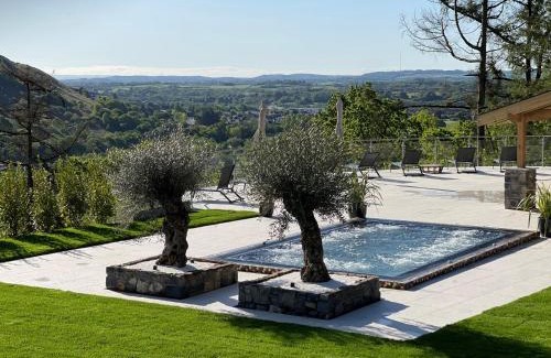 Pontyclun House | Forest View
