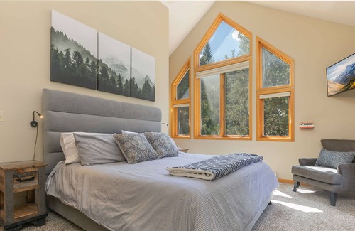 Breckenridge House | Forest View Lodge: Breathtaking Mountain Views
