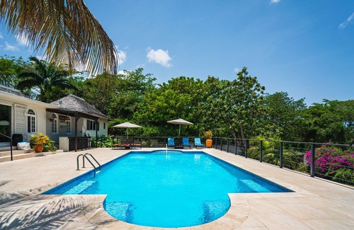 Runaway Bay Villa | 🏝️ Forever Summer | Gorgeous 4BDR Villa w/Pool - Panoramic Views