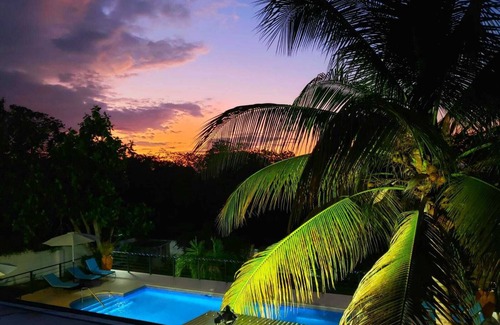 Runaway Bay Villa | 🏝️ Forever Summer | Gorgeous 4BDR Villa w/Pool - Panoramic Views